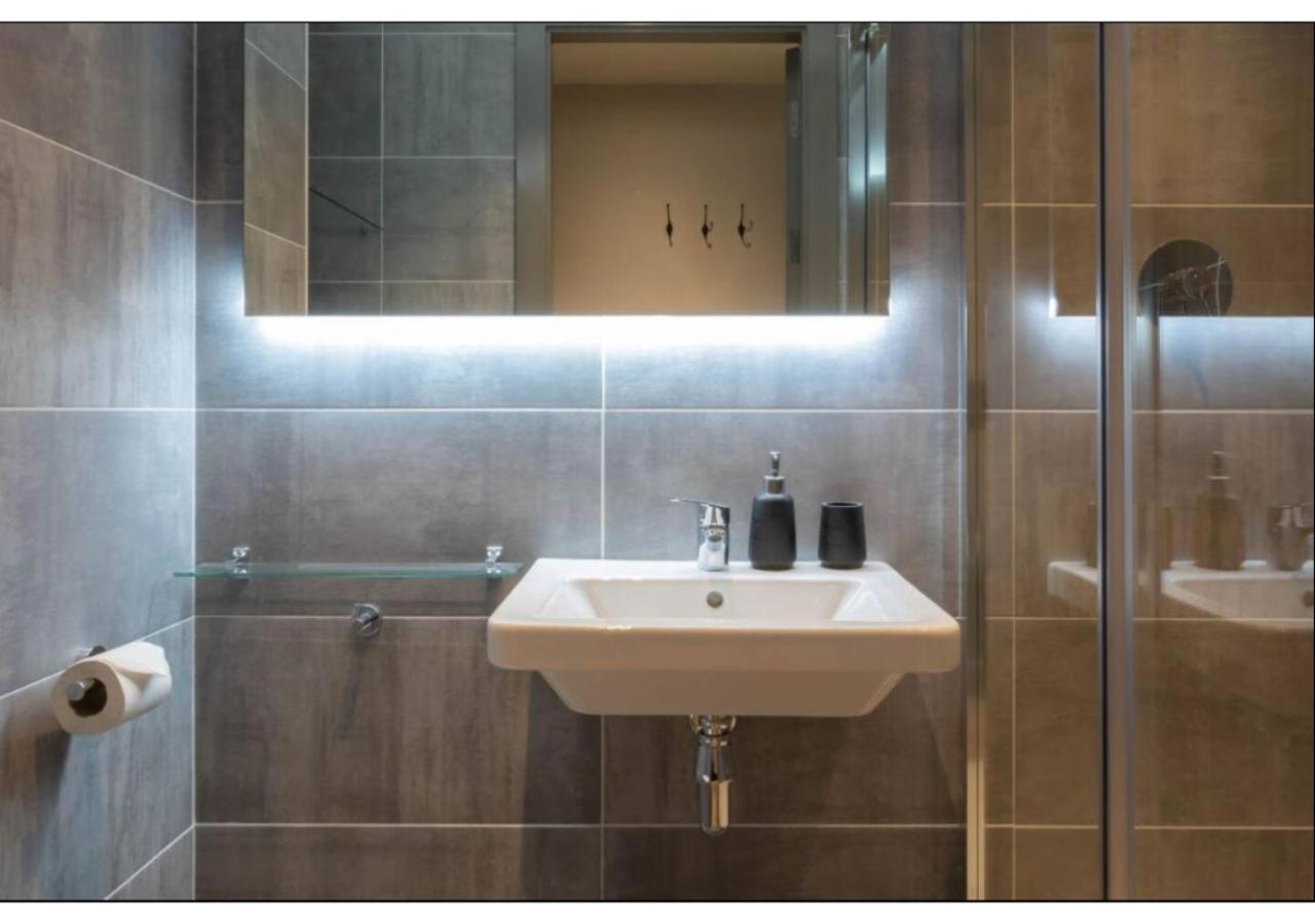 Апартаменты Joivy Affordable Dublin Thomas Street - Adults Only Экстерьер фото